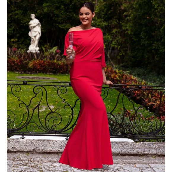 The Lady In RedBetsy & Adam Size 20 off the shoulder dress 🎄👗🍾🎉 - Picture 2 of 4